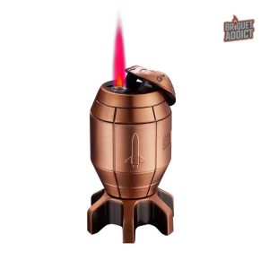 Ancien briquet tempête en forme de fusée