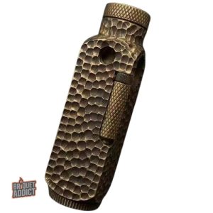 Briquet à essence ancien élégant et intemporel