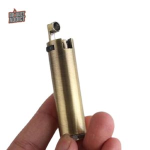 Briquet ancien à mèche, design vintage et original