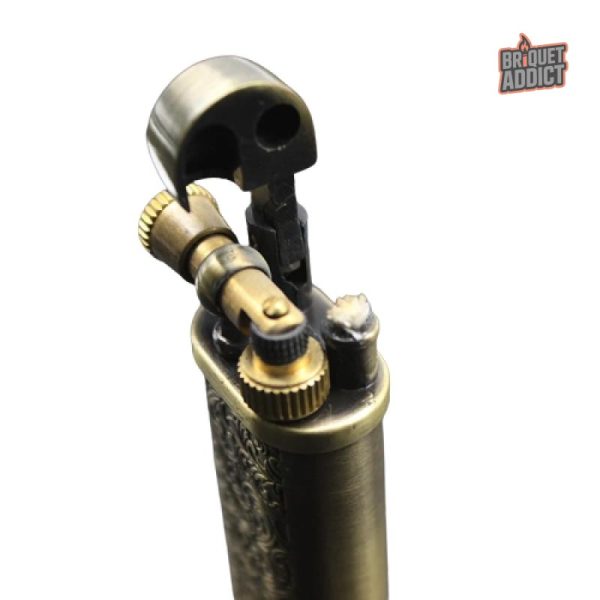 Briquet original en métal avec finition patinée