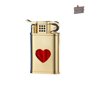 Briquet cœur, accessoire unique pour les amateurs de flammes