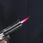 Briquet pistolet, accessoire original pour les amateurs de gadgets