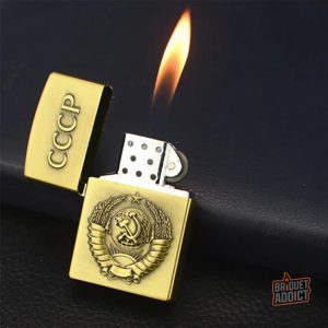 Accessoire de collection : briquet russe authentique