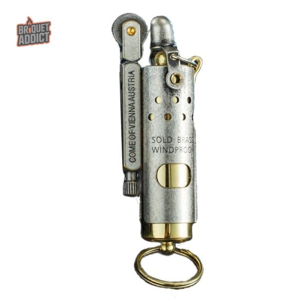 Briquet Seconde Guerre Mondiale classique en essence