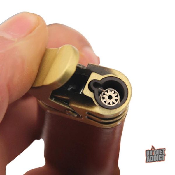 Briquet Tempête, design compact et flamme puissante pour tous les temps