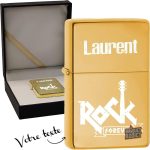 Briquet essence avec gravure personnalisée élégante