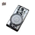 Accessoire pratique : montre et briquet combinés